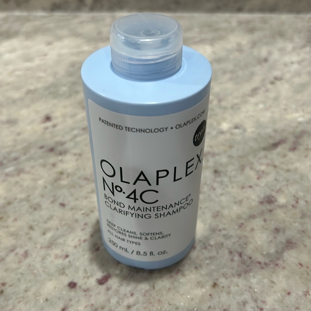 Olaplex No.4C Shampoo. NEW.